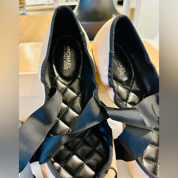 NWB!! MICHAEL KORS Ballet Flats with Ribbon 🎀 size 8 - Picture 6 of 13
